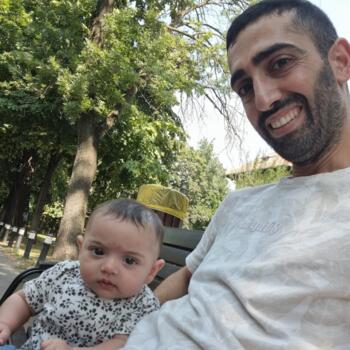 Job de babysitting în București: job de babysitting Shlomi