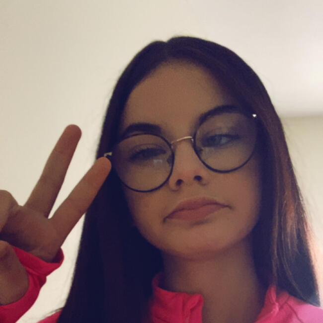 Babysitter in Pont-Sainte-Marie: Shayna