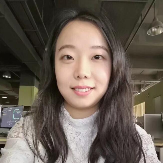 وظيفة جليسة أطفال في الجيزة: Emma