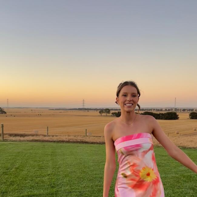 Babysitter in Warrnambool: Evie