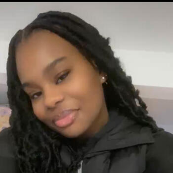 Babysitter in Denderleeuw: Christevie