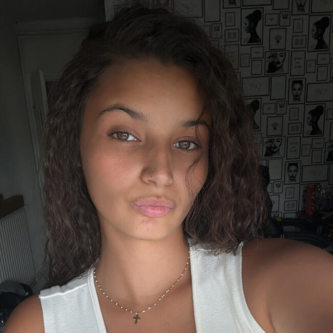 Babysitter in Creil: Nawelle