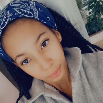 Babysitter in Oullins: Lea