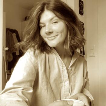 Babysitter in Douchy-les-Mines: Celine