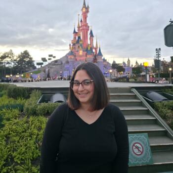 Nanny in Orléans: Nihal