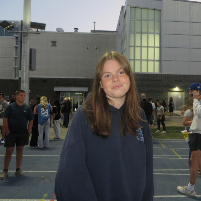 Baby-sitter in Airdrie: Victoria