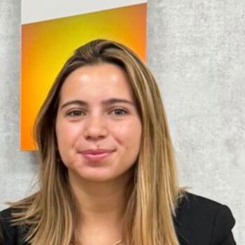 Babysitter em Colares: Maria