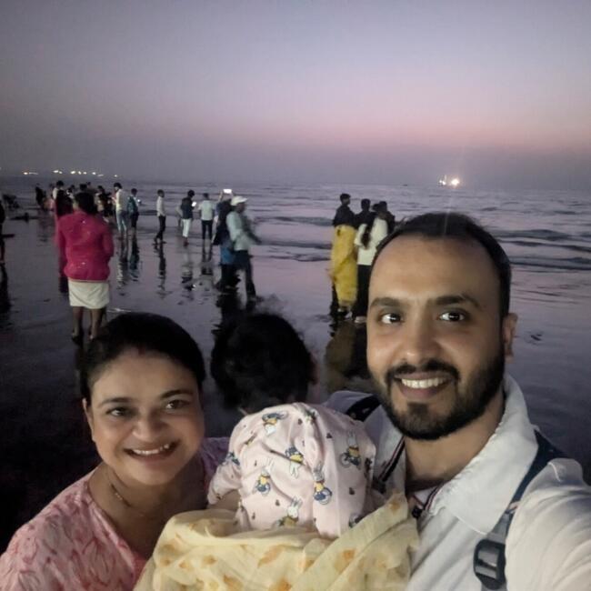 गुरुग्राम में बेबीसिटिंग की नौकरी: Anand