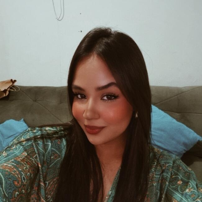 Babysitter in Brasília: Isabella