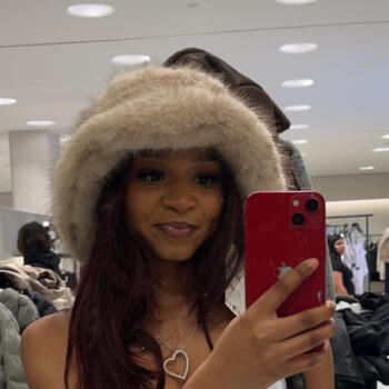 Baby-sitter Calgary: Kalia