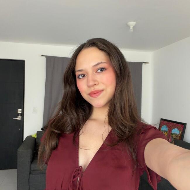 Babysitter in La Cañada: Daniela