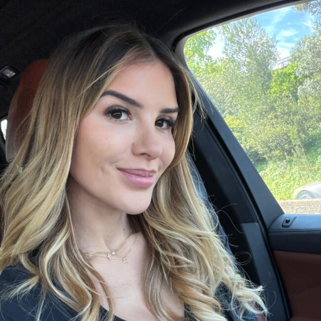 Babysitting job in Aroeira: Andreia