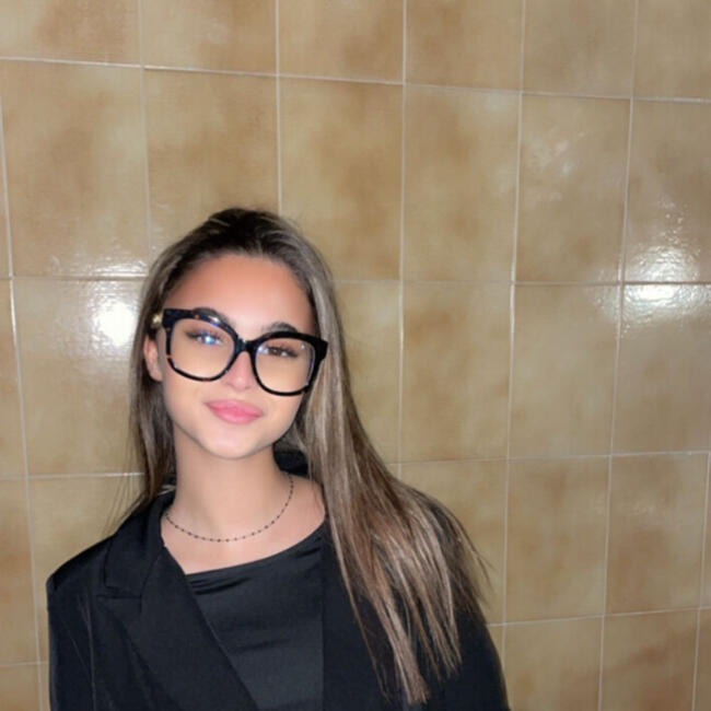 Babysitter in Marseille: Jannah