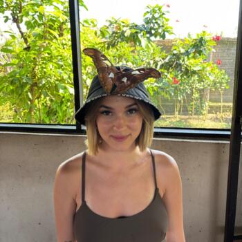 Bébiszitter Budapest: Virág