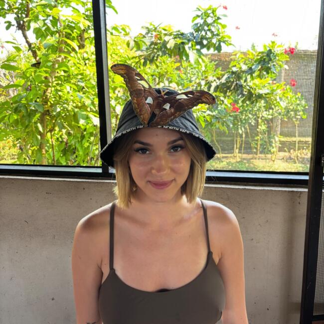 Babysitter in Budapest: Virág