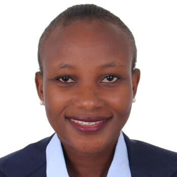 جليسة أطفال دبي: ELFRIDAH