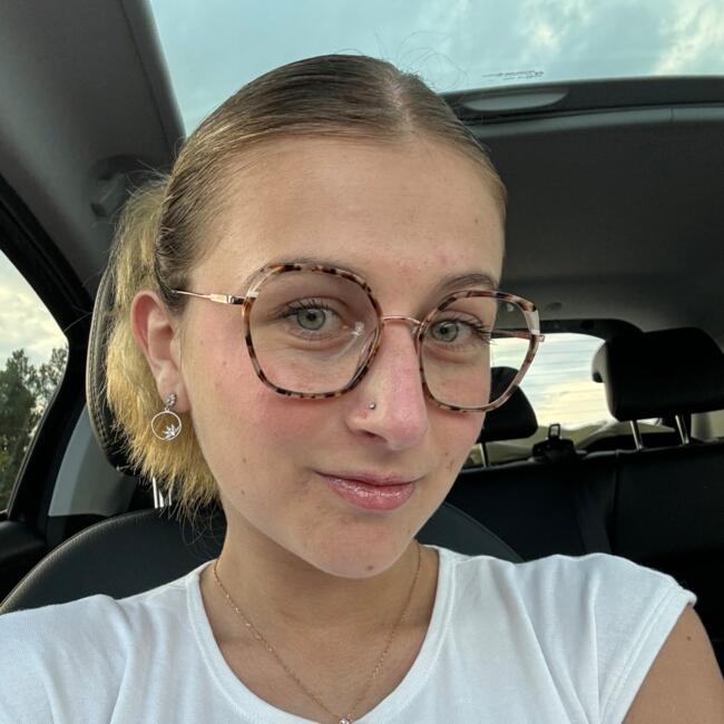 Babysitter in Villegly: Camille