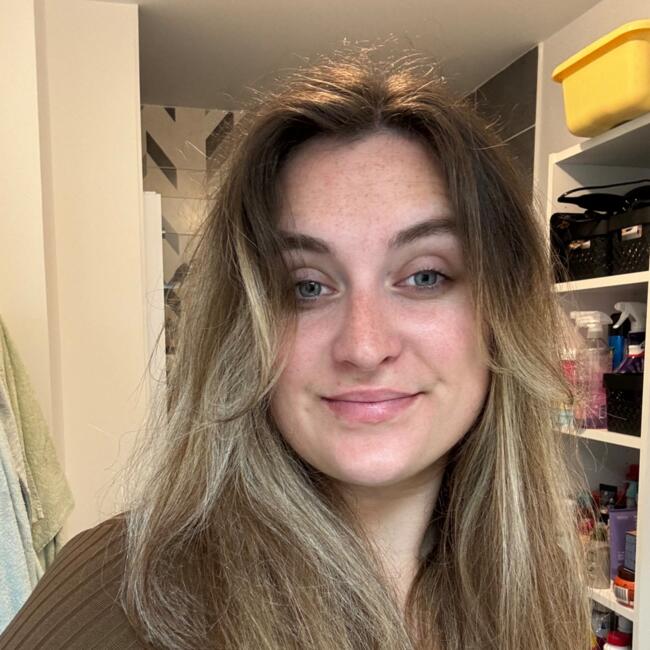 Babysitter in Bretteville-sur-Odon: Claire