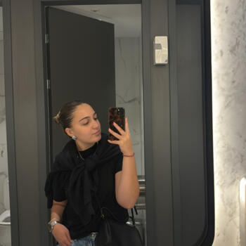 Babysitter στην περιοχή Βύρωνας: Ηρω