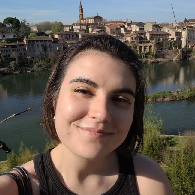 Babysitter in Saint-Nazaire-d'Aude: Gaëlle