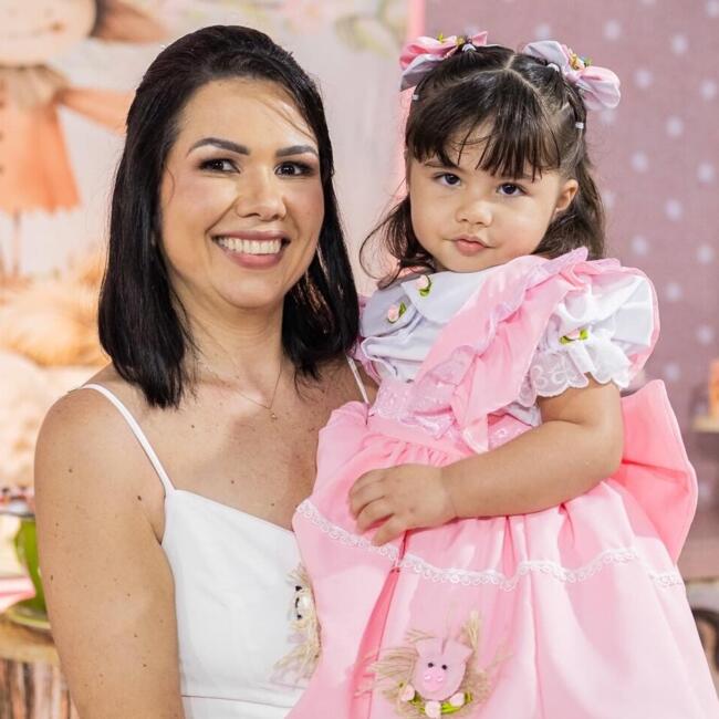 Emprego de babá em Fortaleza: Monaliza