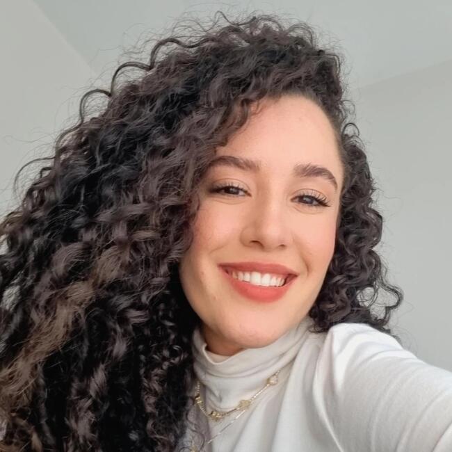 Babysitter in Palhoça: Maria