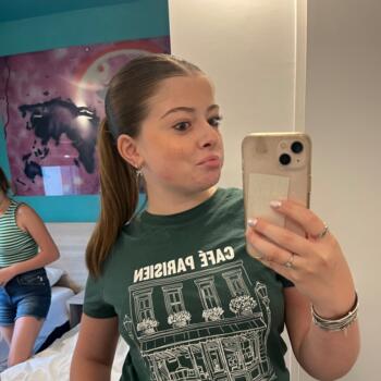 Babysitter in Le Muy: Taina