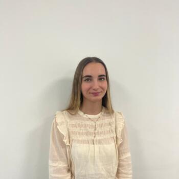 Babysitter in Angers: Khezile