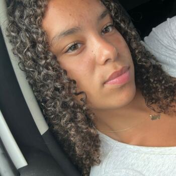 Babysitter in Ozoir-la-Ferrière: Celia