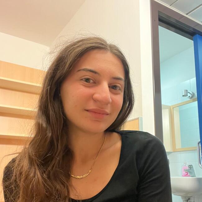 Babysitter in Milan: Letizia