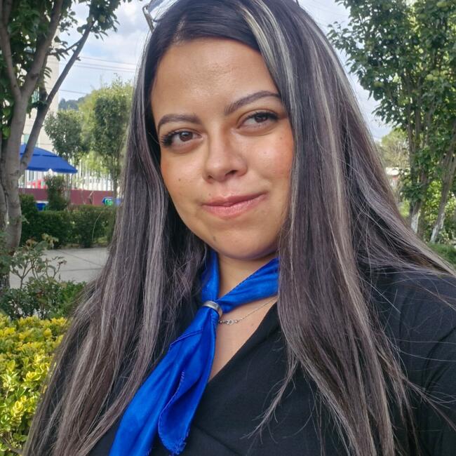 Babysitter in La Y: Dethzana