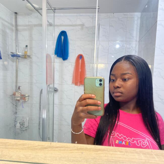 Babysitter in Corquilleroy: Jade Ornella