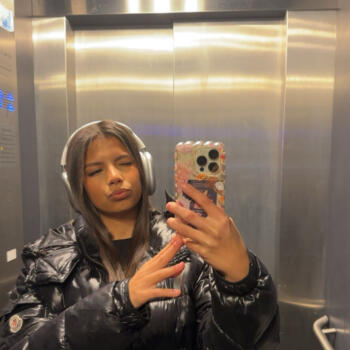 Babysitter in Agde: Yamina