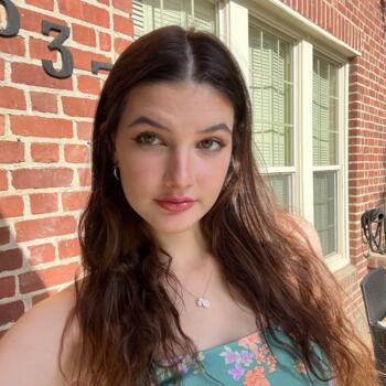 Babysitter in Summit (New Jersey): Violet