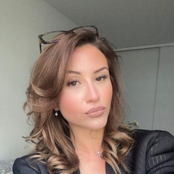 Babysitter in Paris: Clémence