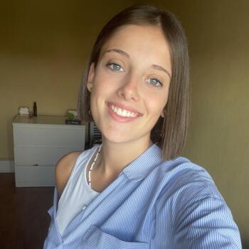 Babysitter in Tournai: Angela