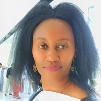 مربية أطفال في دبي: Winnie