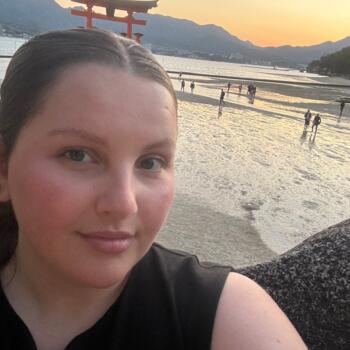 Babysitter in Chilly-Mazarin: Linda