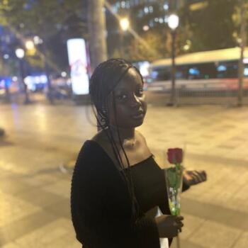 Baby-sitter in Saint-Denis: Manana