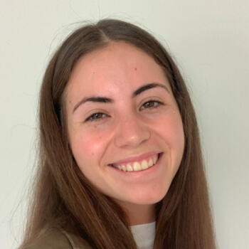 Babysitter in Msida: Laura