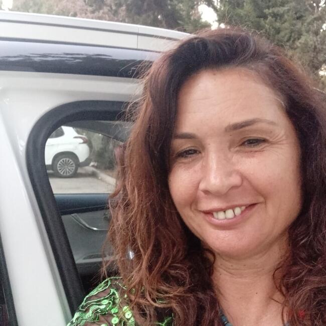 Babysitter in Ramat Gan: קרן