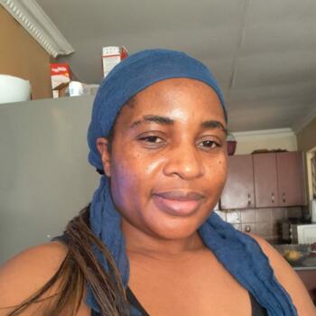 Babysitter Roodepoort: Angie