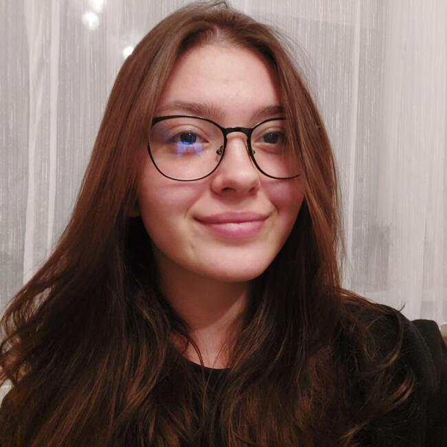 Babysitter in Budapest: Csenge Zsófia