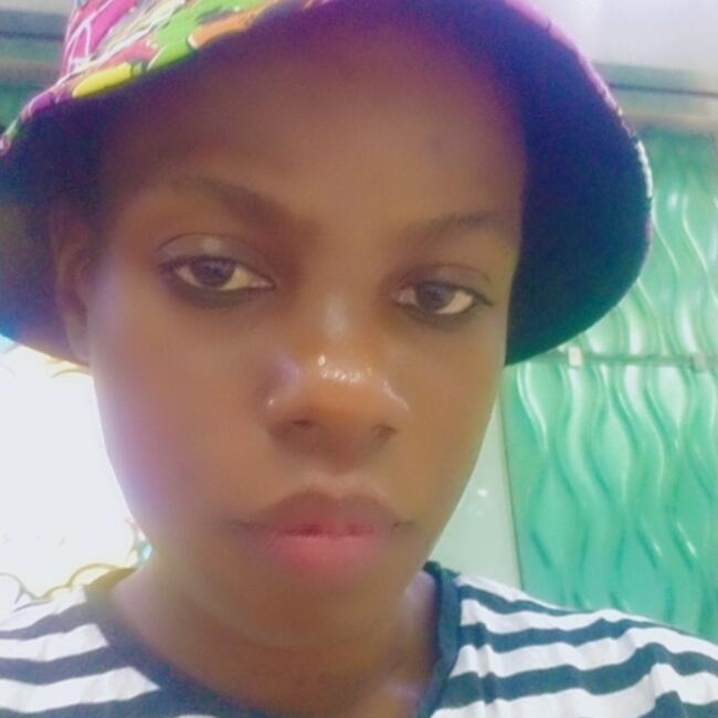 جليسة أطفال في دبي: Florence