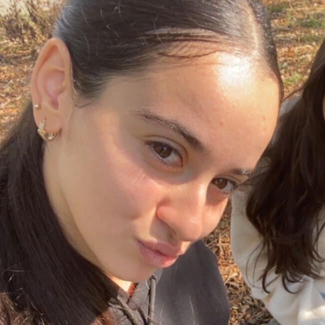 Babysitter in Clichy-sous-Bois: Yassmine