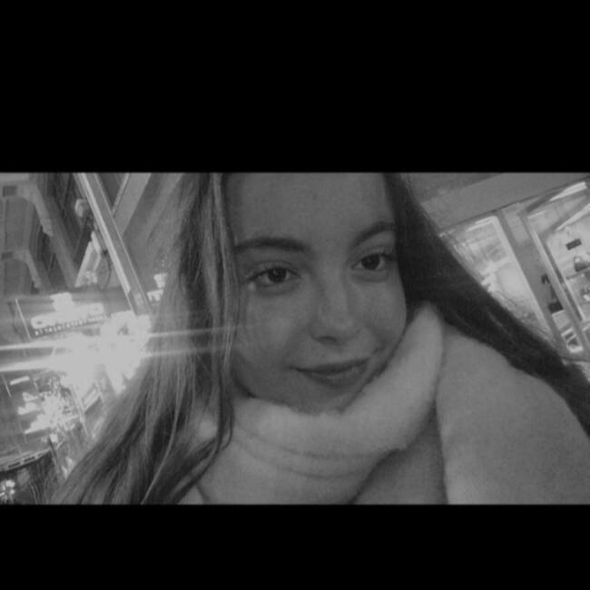 Babysitter in Oviedo: Sara