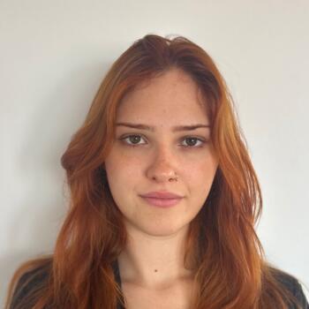 Babysitter em Porto Salvo: Inês