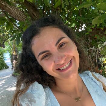 Trabalho de babysitting em Marinha Grande: Trabalho de babysitting Ângela