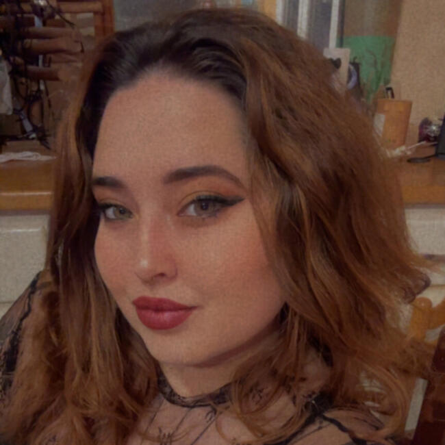 Babysitter in Saint-Jean-d'Angély: Oriane