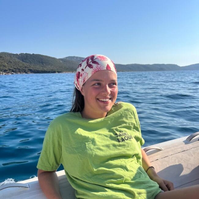 Babysitter in Englos: Valentine